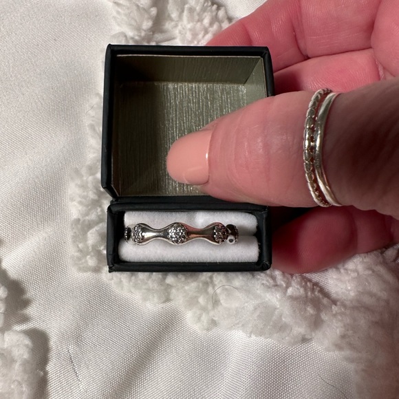 Jewelry - Sterling Silver Pandora ring
